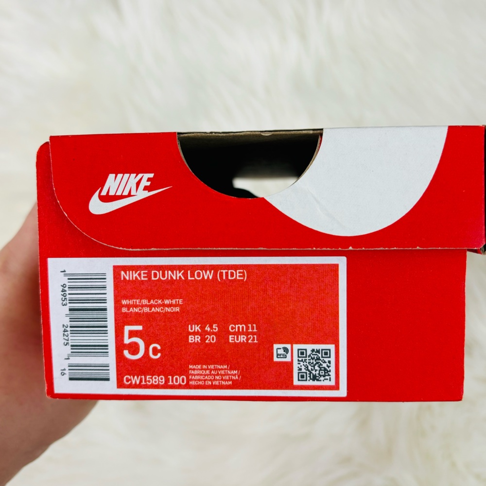 Panda Dunks - Picture 2 of 6
